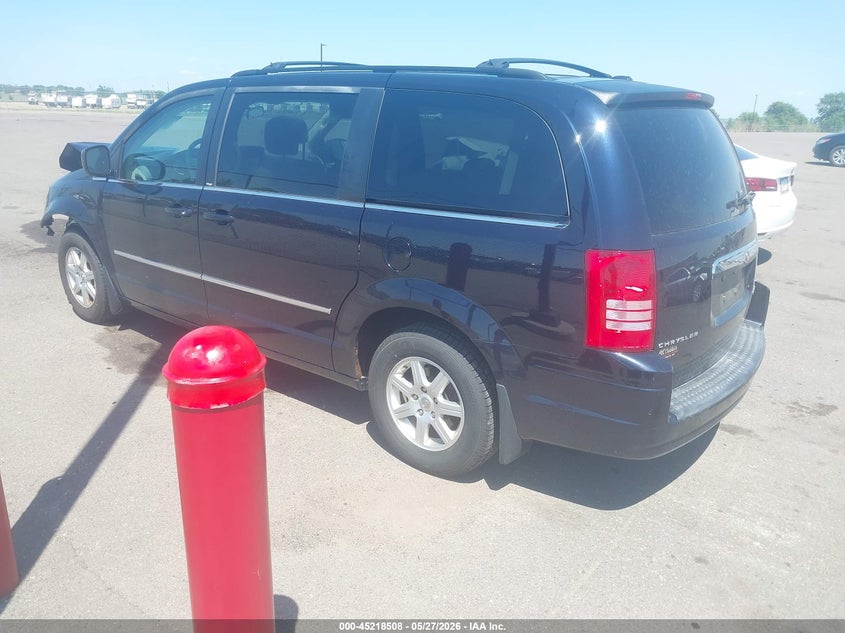 Vin: 2a4rr5d19ar422377, lot: 45716270, chrysler town & country touring 20103