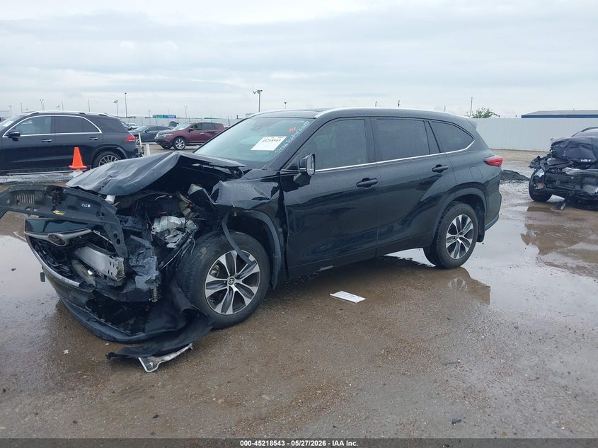 2020 TOYOTA HIGHLANDER auction photo 2