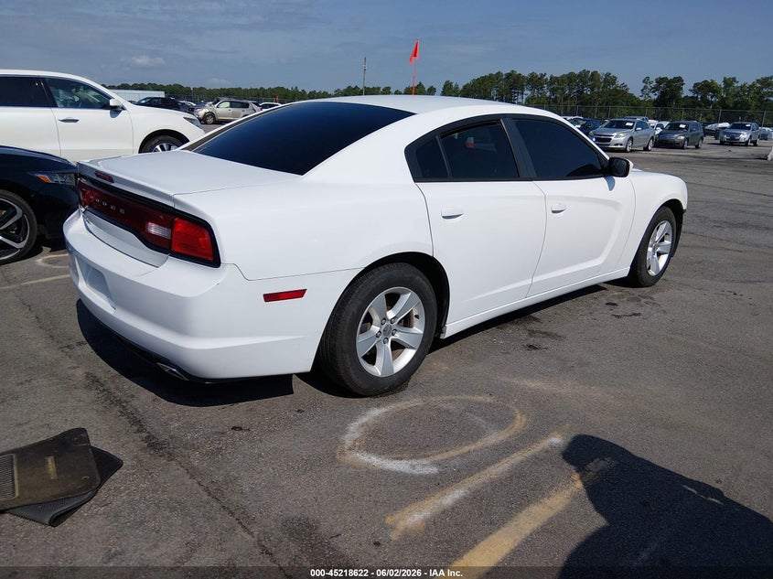 Vin: 2c3cdxbg0eh188126, lot: 45716383, dodge charger se 20144