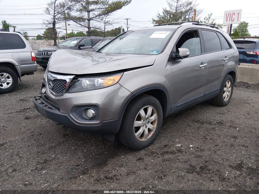 2012 KIA SORENTO auction photo 2