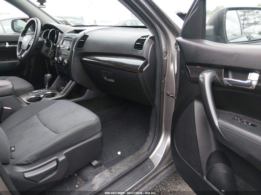 2012 KIA SORENTO auction photo 5