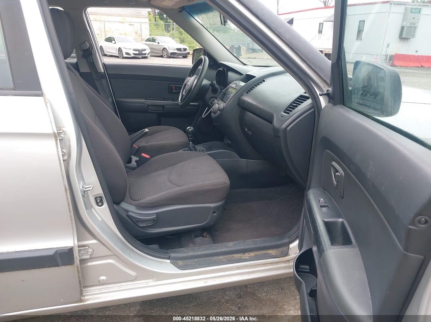 2011 KIA SOUL auction photo 5