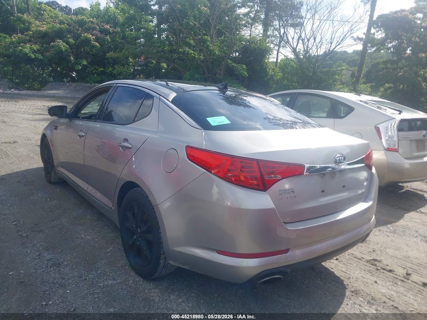 KNAGN4A72B5116919 2011 Kia Optima 2.4 Ex silver