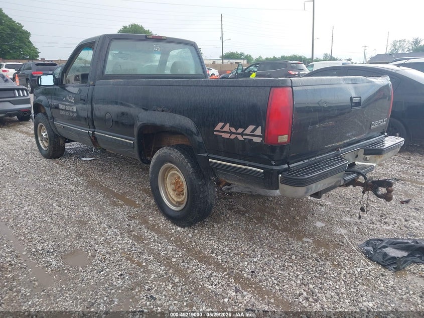 1998 CHEVROLET K2500 auction photo 3