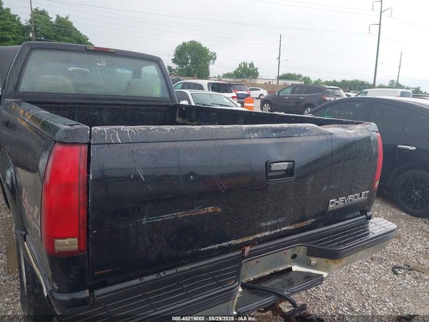1998 CHEVROLET K2500 auction photo 6