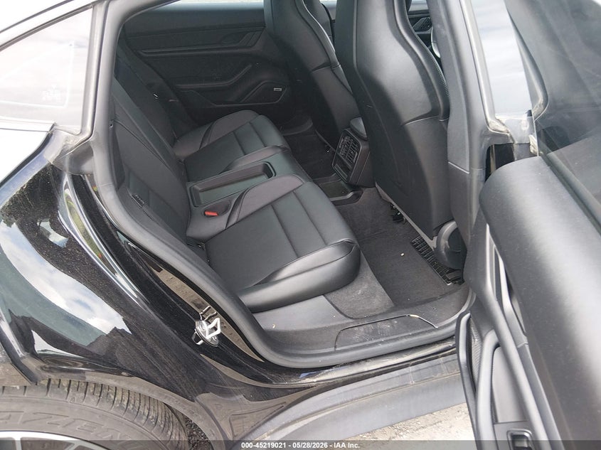 2021 PORSCHE TAYCAN auction photo 8