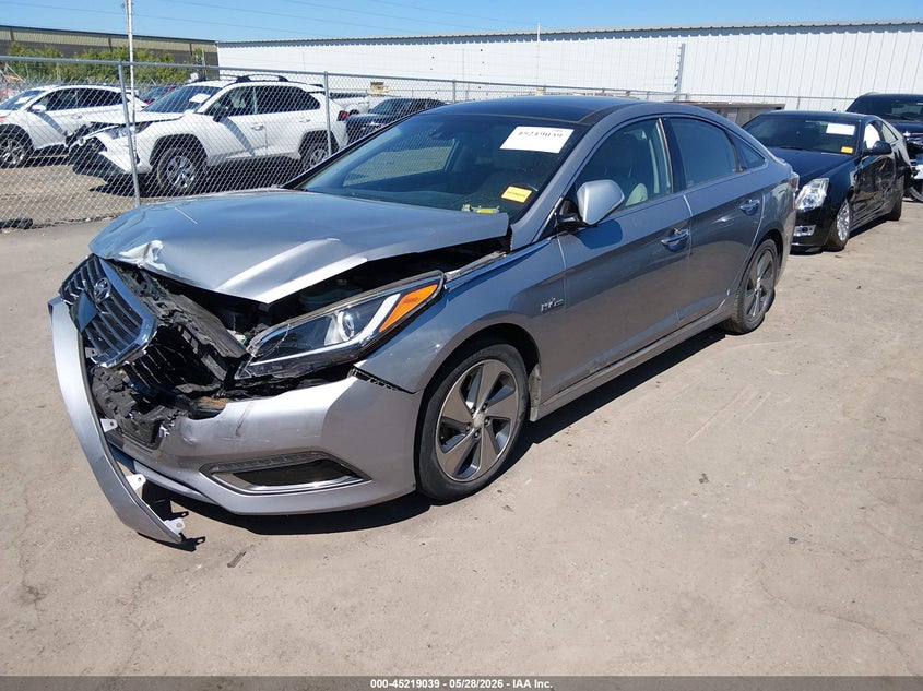 2017 HYUNDAI SONATA HYBRID auction photo 2
