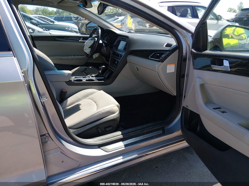 2017 HYUNDAI SONATA HYBRID auction photo 5