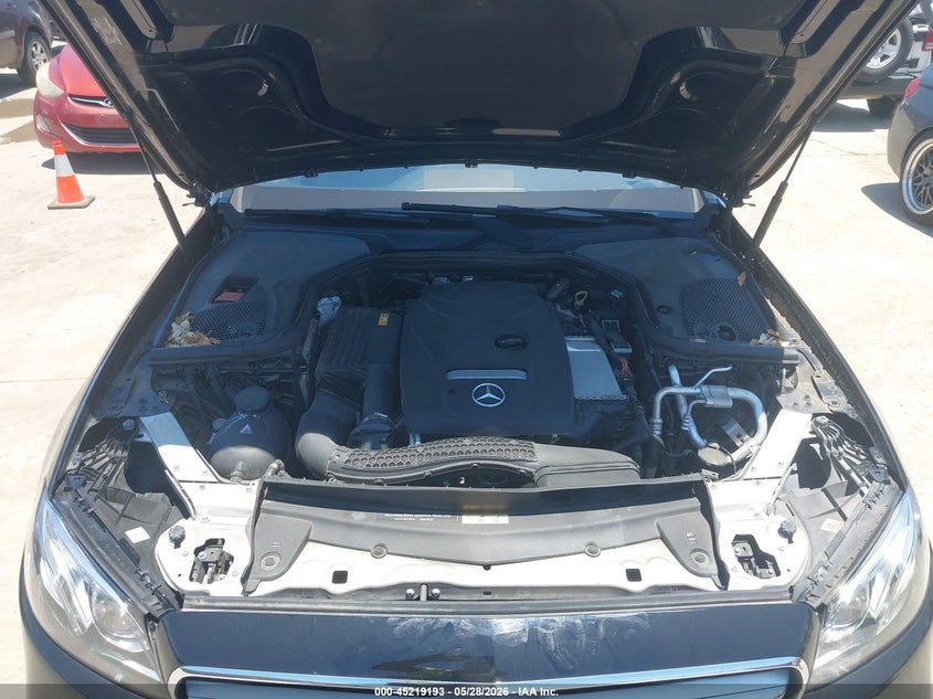 2018 Mercedes-Benz E 300 VIN: WDDZF4JB2JA308723 Lot: 45219193