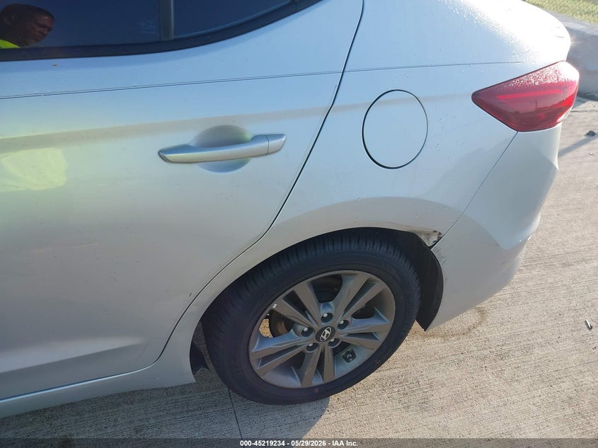 VIN 5NPD84LF6JH331171 2018 HYUNDAI ELANTRA SEL