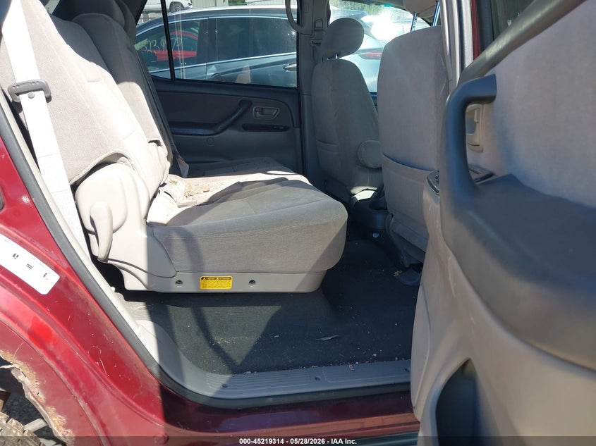 2003 Toyota Sequoia Sr5 V8 VIN: 5TDBT44A83S157027 Lot: 45219314