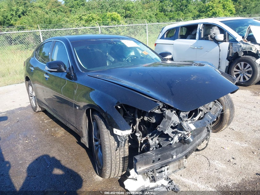 2018 INFINITI Q70 auction photo 1