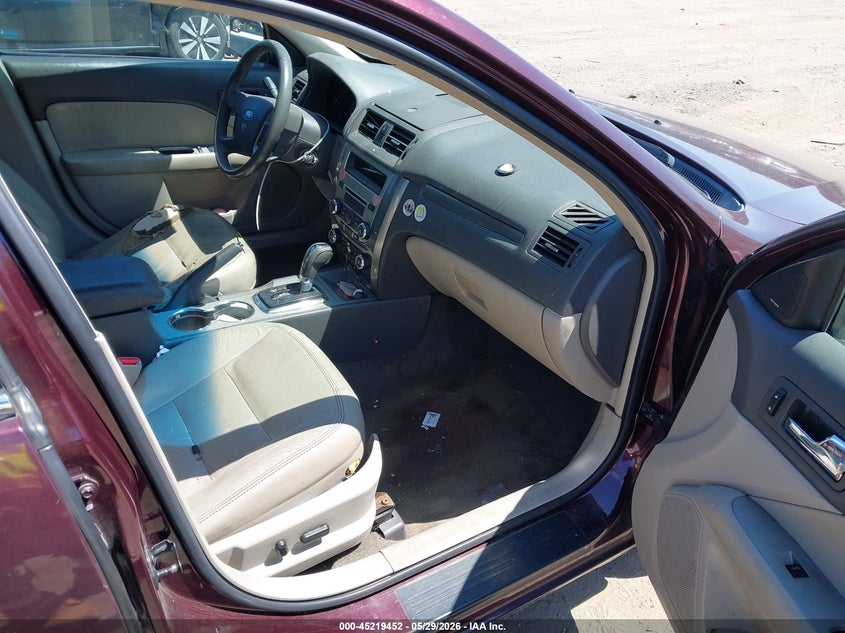 2011 FORD FUSION auction photo 5