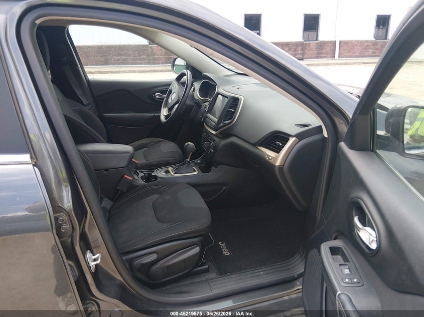 2016 JEEP CHEROKEE auction photo 5