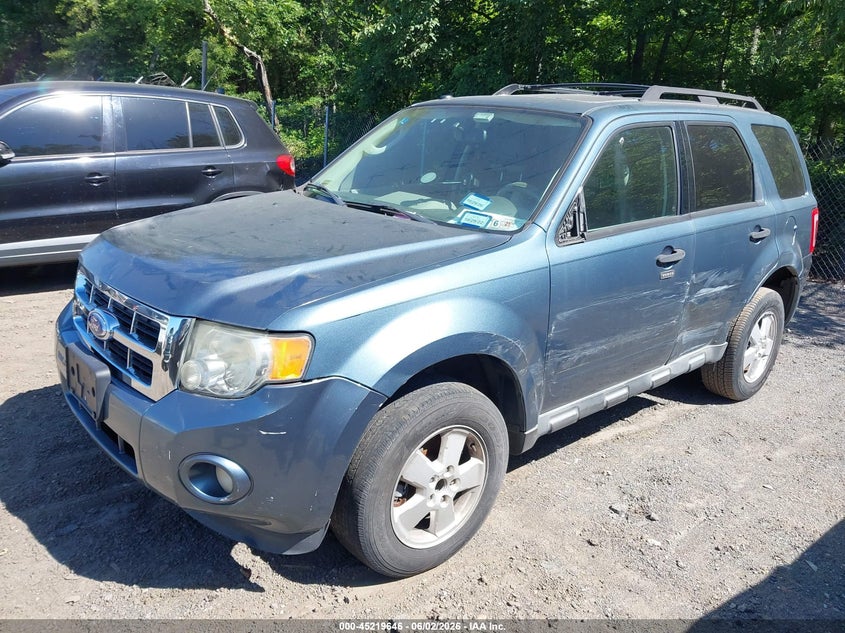 Vin: 1fmcu0dg4bkc70182, lot: 45717407, ford escape xlt 20112