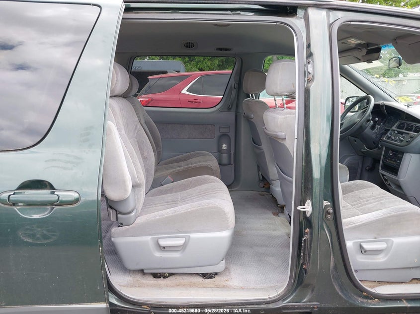 1999 Toyota Sienna Le VIN: 4T3ZF13CXXU131542 Lot: 45219680