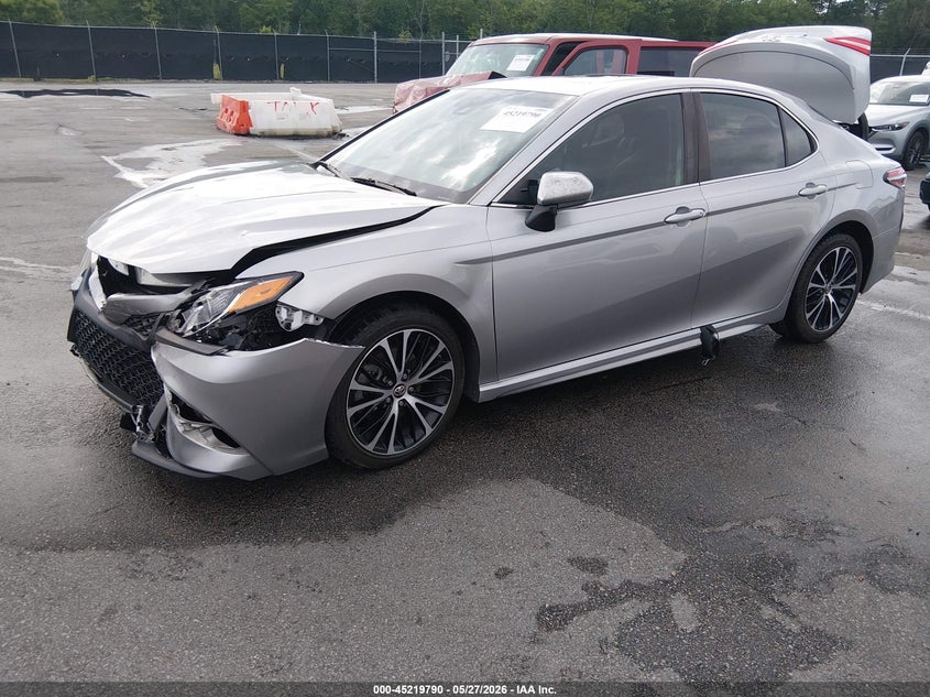 2019 TOYOTA CAMRY auction photo 2