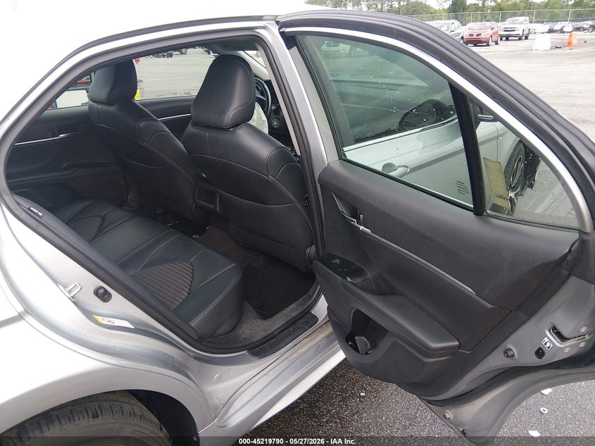 2019 TOYOTA CAMRY auction photo 8