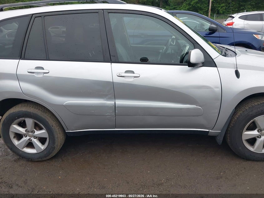 2004 TOYOTA RAV4 auction photo 6