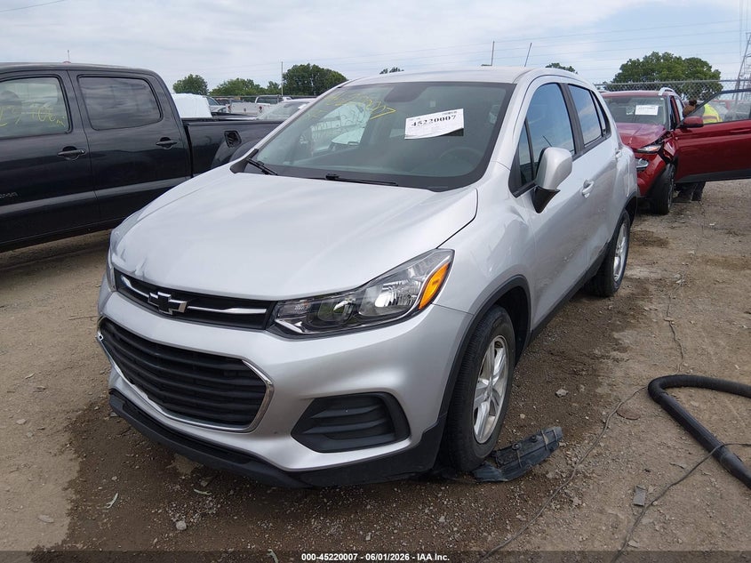 2020 CHEVROLET TRAX auction photo 2