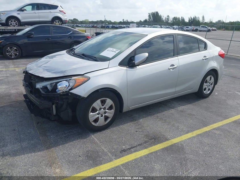 Vin: knafk4a69f5390944, lot: 45717857, kia forte lx 20152