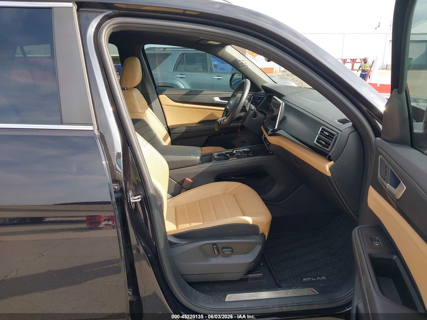 VIN 1V2AE2CA0RC228760 2024 VOLKSWAGEN ATLAS CROSS SPORT 2.0T SEL R-LINE