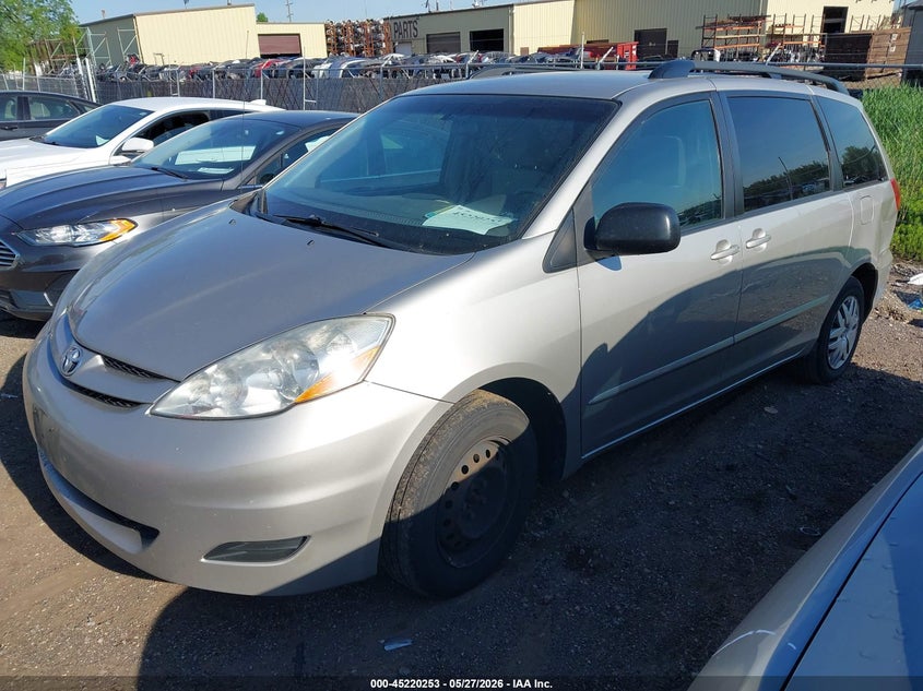 2010 Toyota Sienna Le 5TDKK4CC4AS317293 photo 1