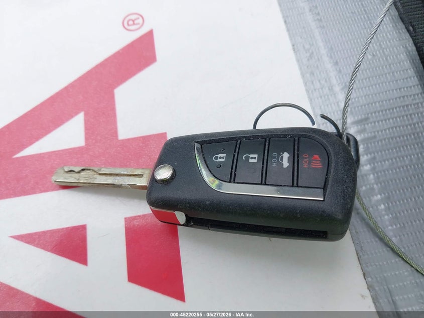 VIN: 5YFS4MCE9NP107217 2022 TOYOTA COROLLA SE