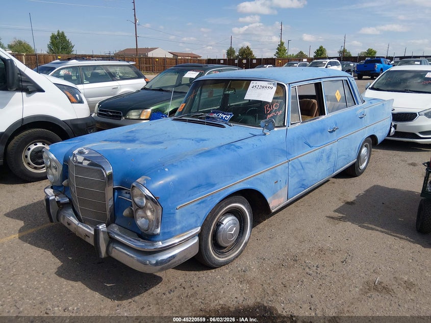 1963 MERCEDES-BENZ 220 auction photo 2