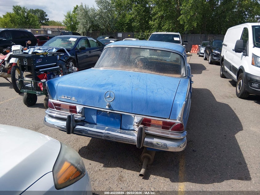 1963 MERCEDES-BENZ 220 auction photo 4