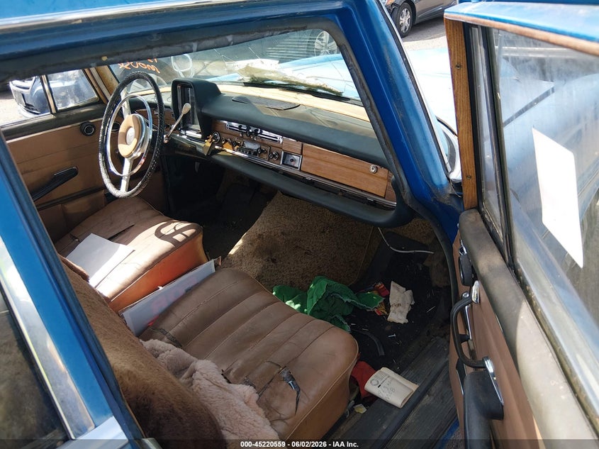1963 MERCEDES-BENZ 220 auction photo 5