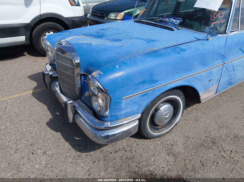 1963 MERCEDES-BENZ 220 auction photo 6