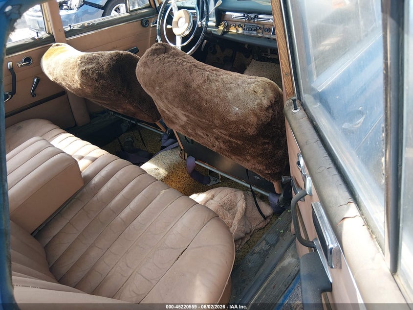 1963 MERCEDES-BENZ 220 auction photo 8