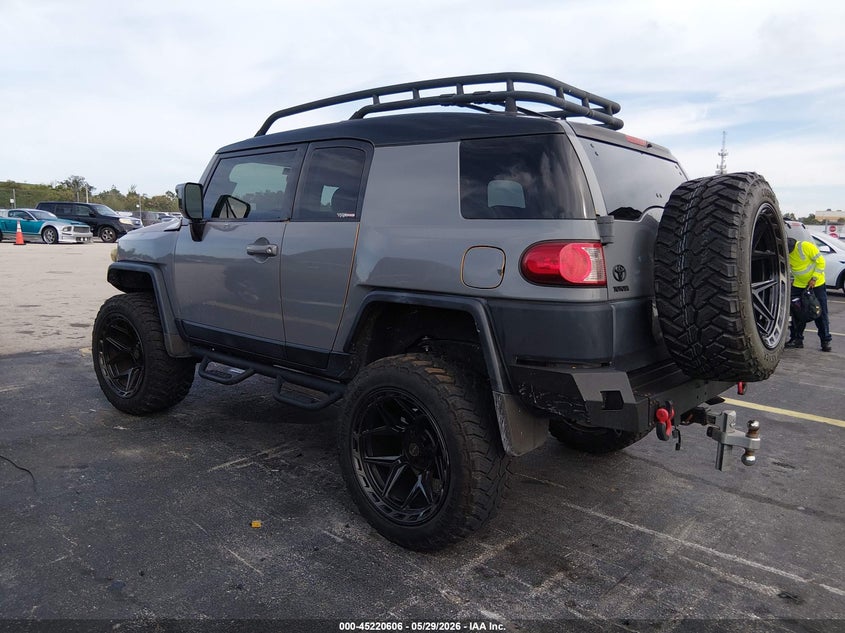 AtlanticExpress - Toyota FJ Cruiser