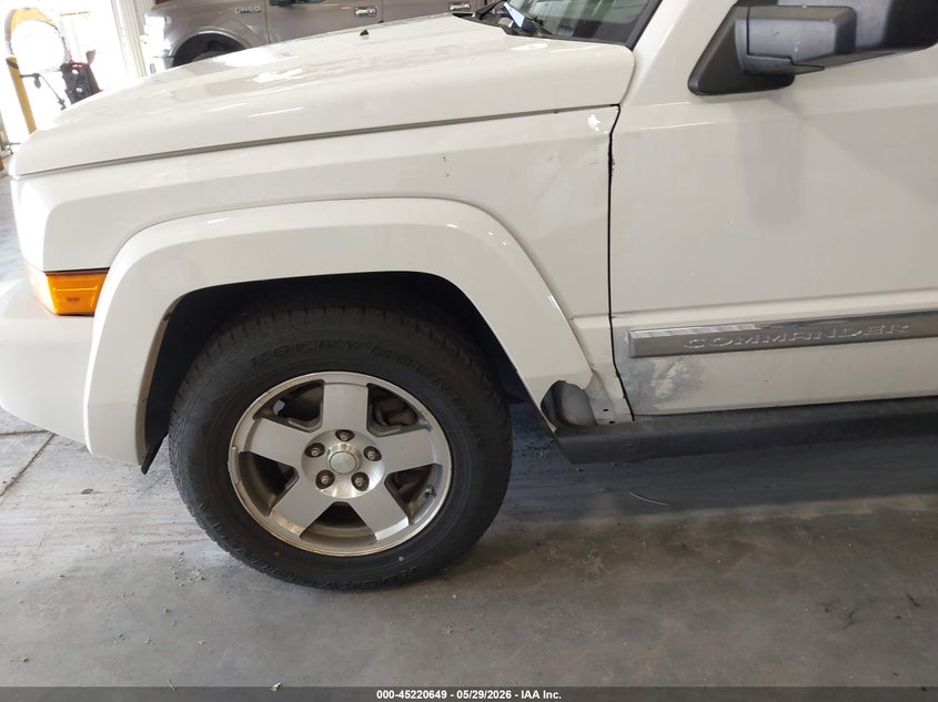2010 Jeep Commander 3.7 Sport white Lot 111045220649 Vin 1J4RG4GK5AC127693