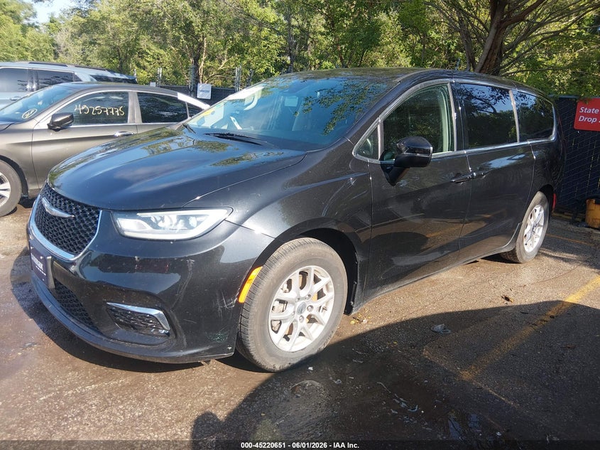 Vin: 2c4rc1bgxpr628078, lot: 45718412, chrysler pacifica touring l 20232