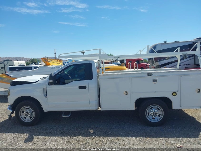 2019 Ford F-350 Chassis Xl VIN: 1FDRF3E62KED04095 Lot: 45220846