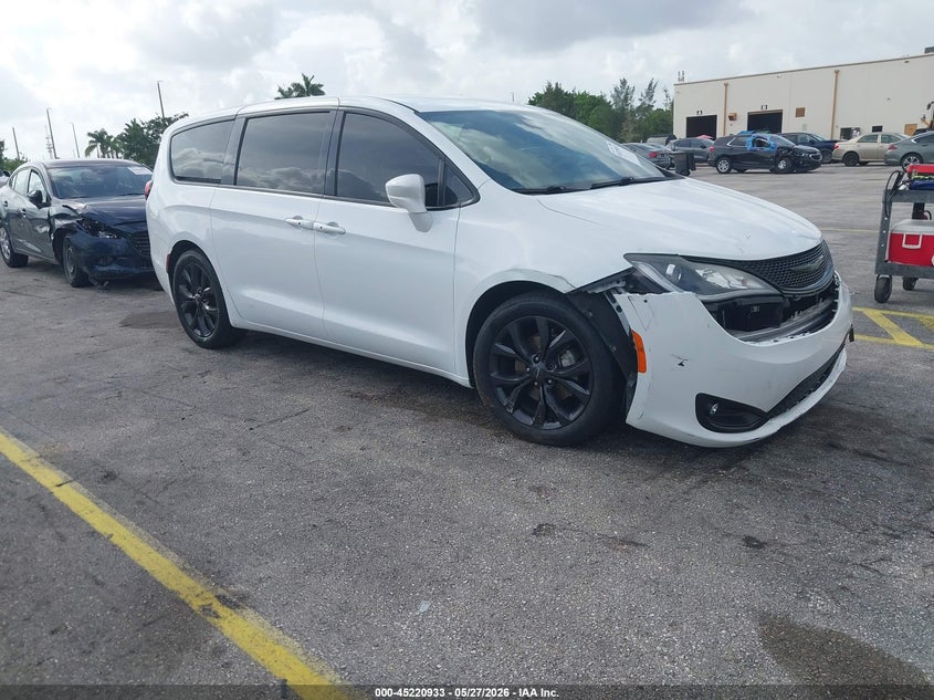 2019 Chrysler Pacifica Touring Plus