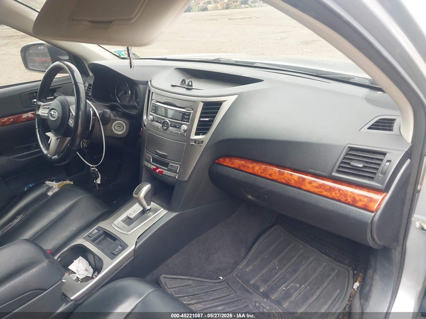 2010 SUBARU LEGACY auction photo 5