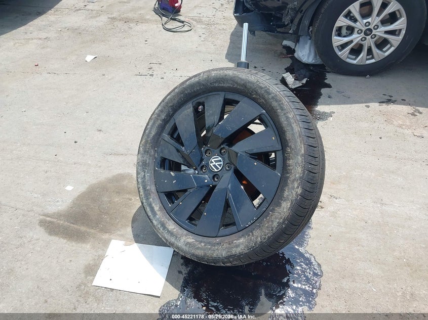2026 Volkswagen Atlas Se With Technology VIN: 1V2HN2CA8TC558099 Lot: 45221178