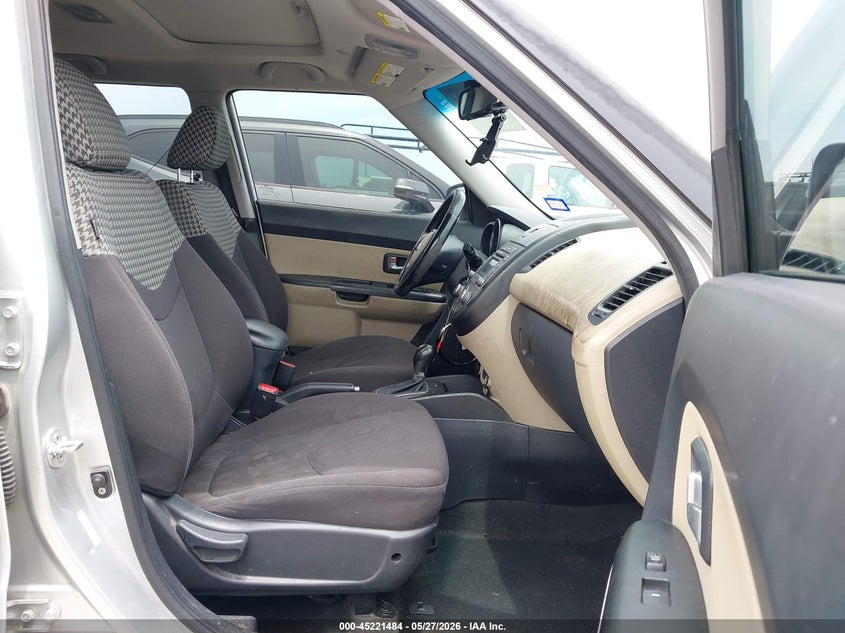 2013 KIA SOUL auction photo 5