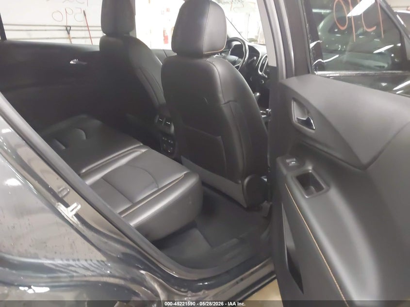 VIN 2GNAXWEX2J6322924 2018 CHEVROLET EQUINOX PREMIER