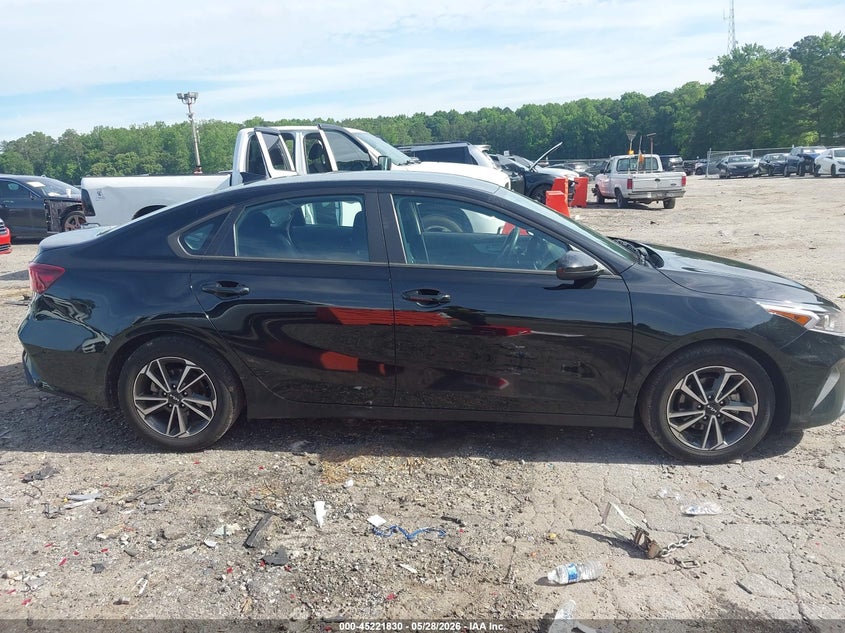 VIN 3KPF24AD2PE563226 2023 KIA FORTE LXS