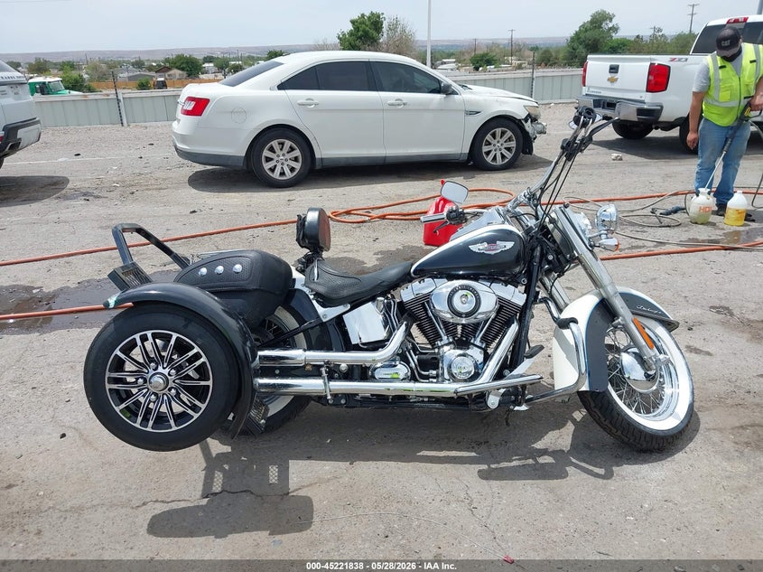 2013 Harley-Davidson Flstn Softail Deluxe VIN: 1HD1JDV39DB011664 Lot: 45221838