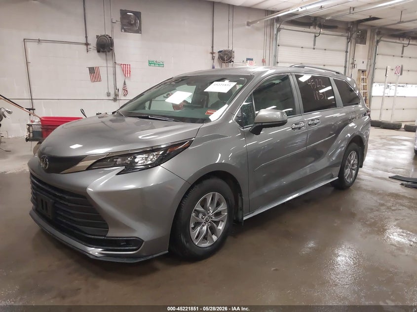 Vin: 5tdkskfc4ts251833, lot: 45719612, toyota sienna le 20262