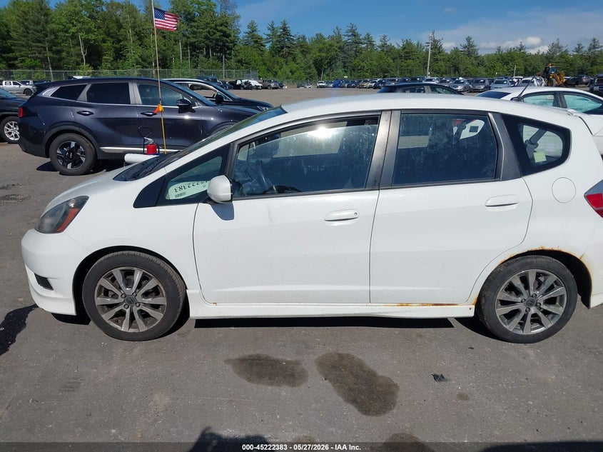 2012 Honda Fit 1.5 Sport white Lot 111045222383 Vin JHMGE8G57CS008751