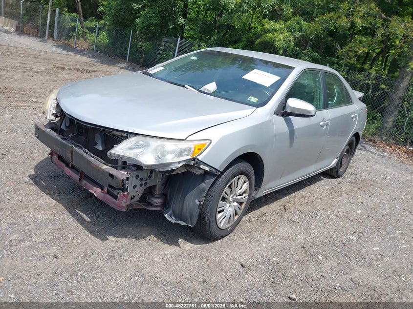 4T4BF1FK8ER365033 2014 Toyota Camry Le photo 1