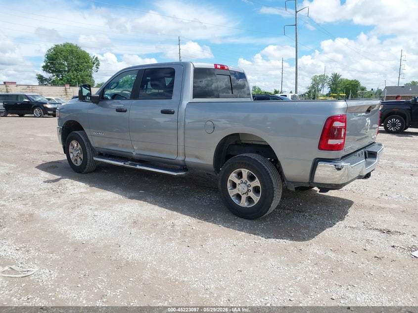 Vin: 3c6ur5dj3rg372343, lot: 45720858, ram 2500 big horn  4x4 6'4 box 20243