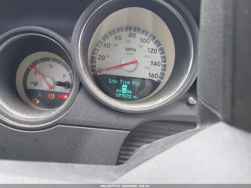 2010 DODGE CHALLENGER COUPE 5.7L V-8 VVT, 372HP