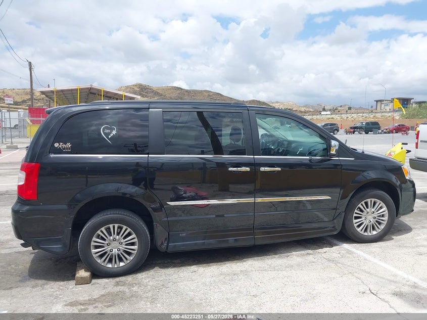 2016 Chrysler Town & Country Touring-L VIN: 2C4RC1CG8GR233282 Lot: 45223251